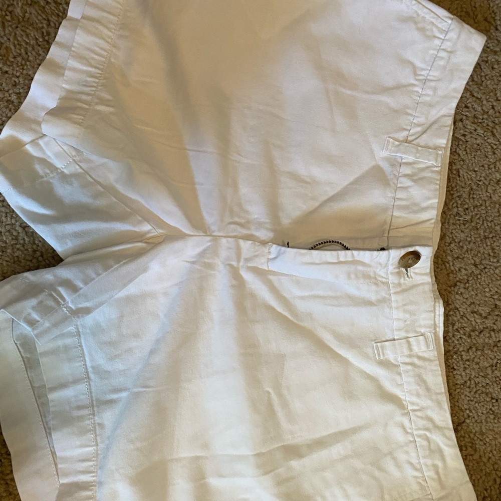2 pair of white jeans